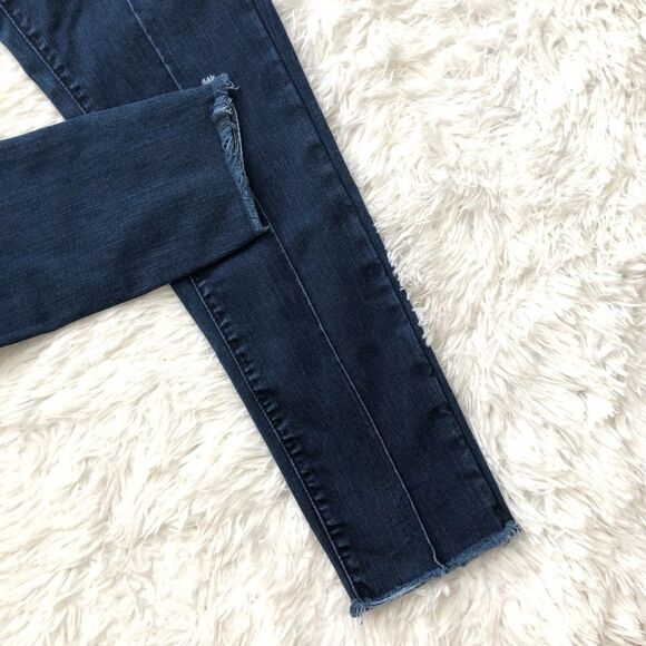 COPY - BLANKNYC DARK WASHED MIDRISE SKINNY JEANS SZ 30 - Picture 2 of 11